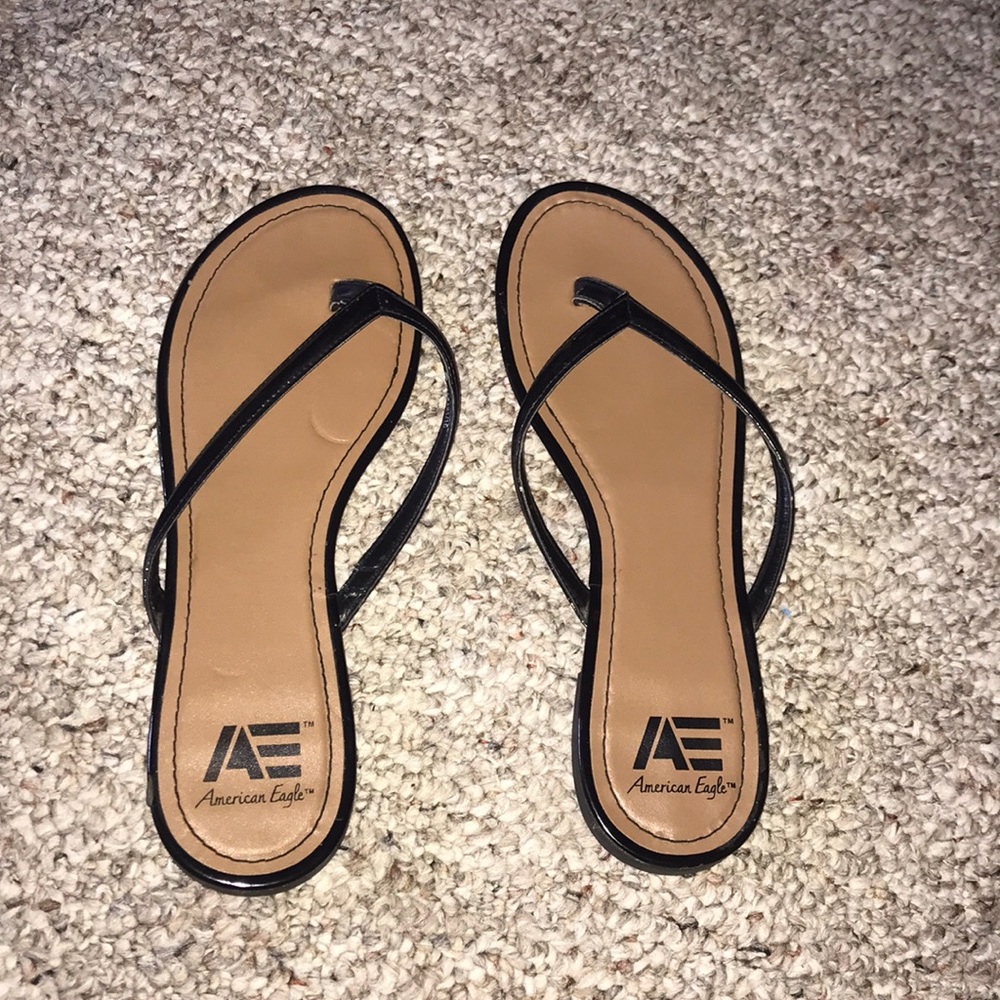 BLACK FLIP FLOPS